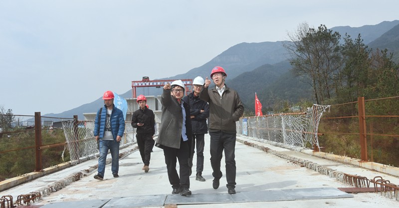 省工管中心领导调田市研梁场照片_副本.jpg