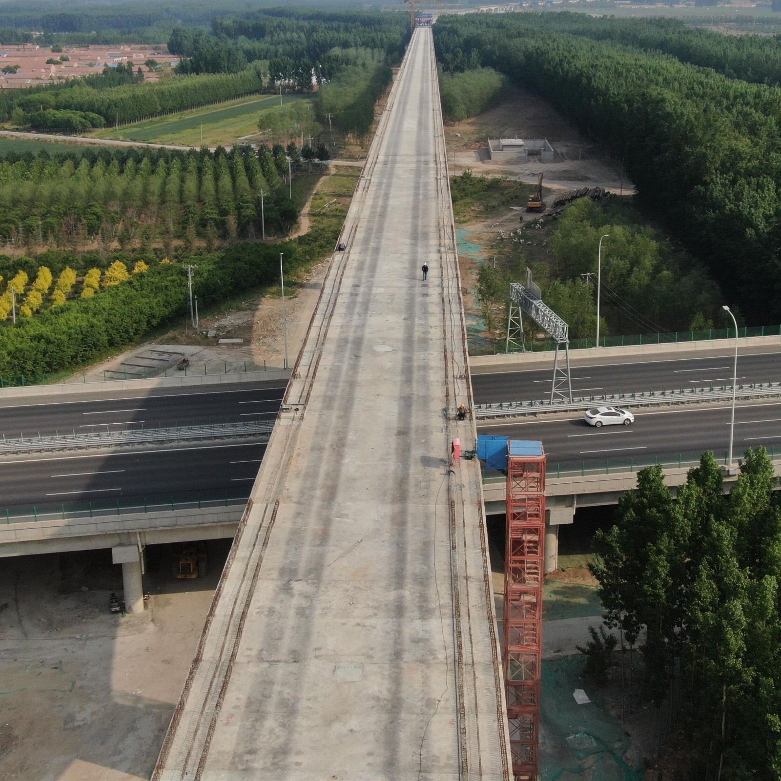 跨京哈高速公路连续梁_副本.jpg 跨京哈高速公路连续梁_副本.jpg